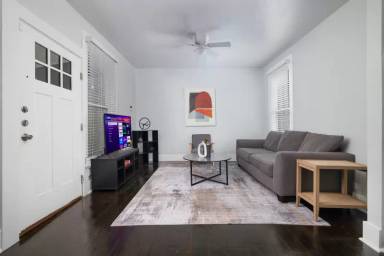 Main picture of 118 Delaware St