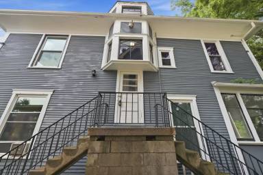 Main picture of 911 N Fountain Ave