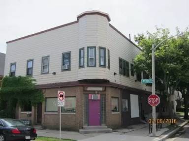 Main picture of 901 E Wright St
