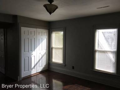 Main picture of 676 N Main St