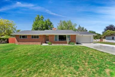 Main picture of 4511 W Kootenai Ter