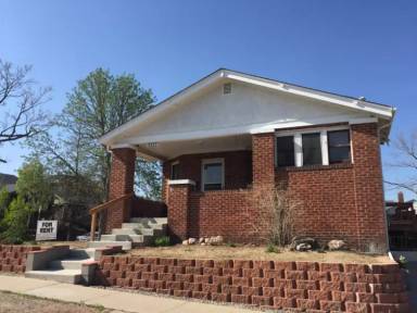 Main picture of 3212 Stuart St