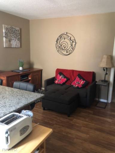 Main picture of 5050 SW Saum Way