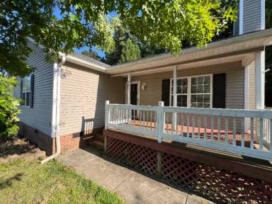 Main picture of 507 Three Oaks Dr