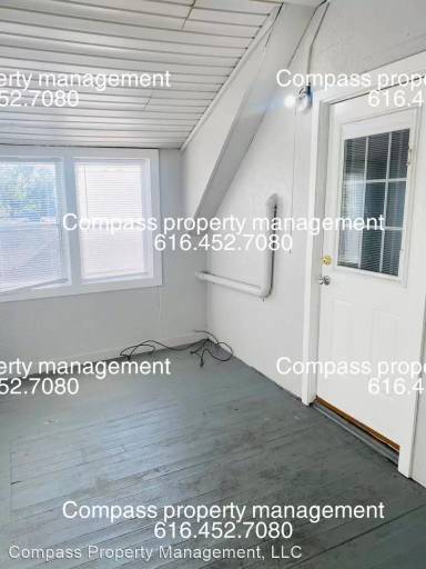 Main picture of 701 Vries St SW
