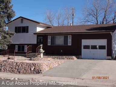 Main picture of 707 Lansing Dr