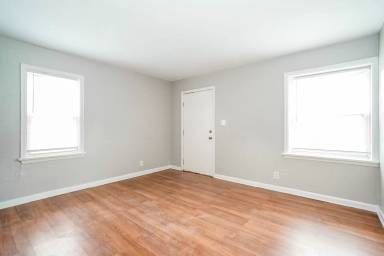 Main picture of 1734 E Whittier St