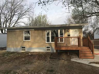 Main picture of 2337 S Euclid Ave