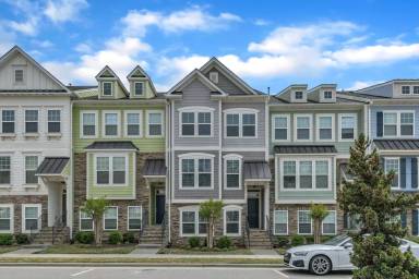 Main picture of 558 Grand Central Sta