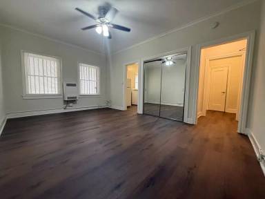 Main picture of The Rayfield