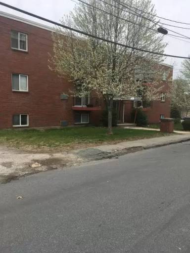 Main picture of 196 Commercial St