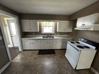Main picture of 232 E 13th St