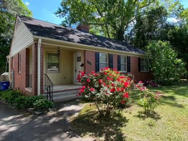 Main picture of 1938 Fairfield Dr