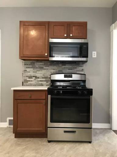 Main picture of 353 Poplar St