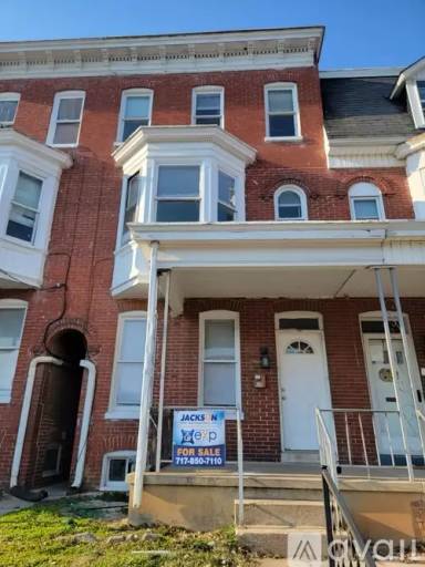 Main picture of 729-731 W Poplar St
