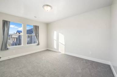Main picture of 1051 N Freeman Dr