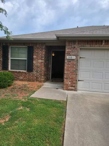 Main picture of 907 W Prairie Wind Way