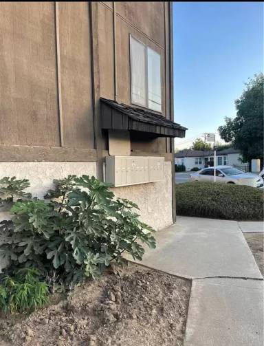 Main picture of 210 N Atlantic Blvd