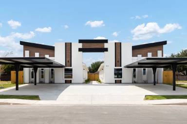 Main picture of 504 N Alexandrite Ave