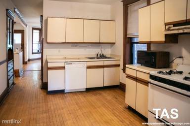 Main picture of 2730 N Wayne Ave