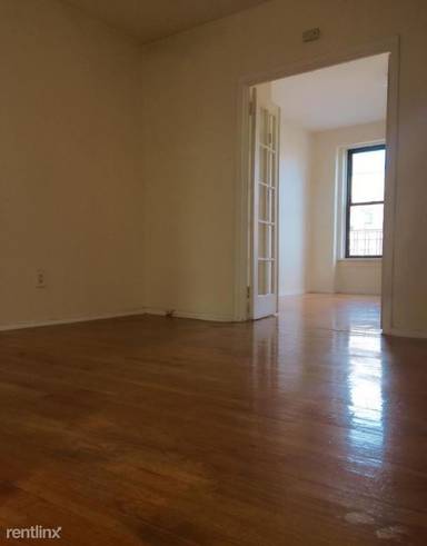 Main picture of 54 W 106th St