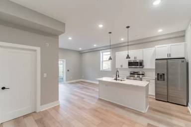 Main picture of 1750 N 22nd St