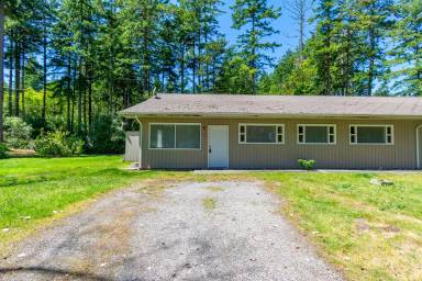 Main picture of 2371 Libbey Rd