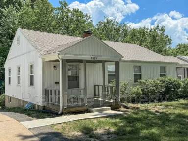 Main picture of 7635 Wyandotte St