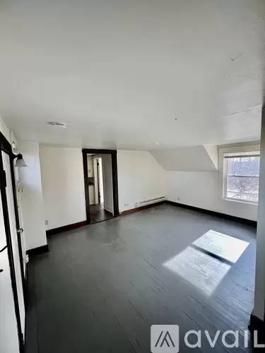 Main picture of 704 N Eddy St