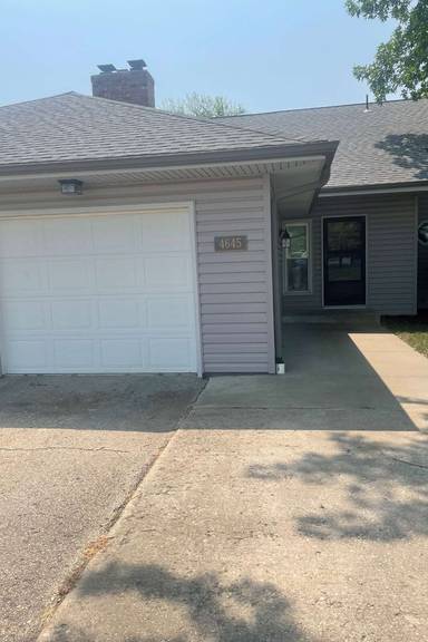 Main picture of 4645 SW 8th Ave