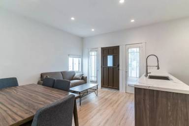 Main picture of 1213 1/2 W 24th St