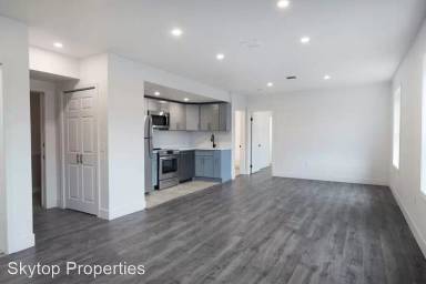 Main picture of 17 Wendell Avenue Ext