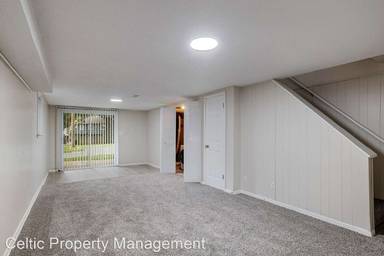 Main picture of 9425 Reeder Ave
