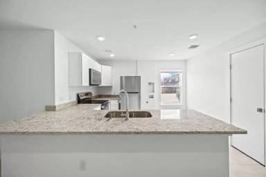 Main picture of 138 Ware Blvd