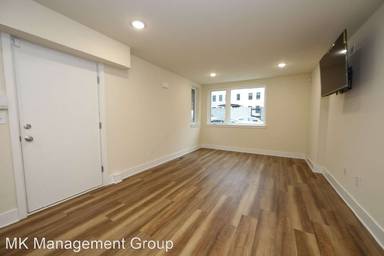 Main picture of 1519 N Sydenham St
