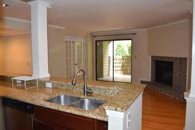 Main picture of 413 W 8th St