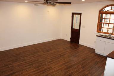 Main picture of 101 S Dunning St