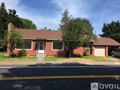 Main picture of 338 NW Portland Ave