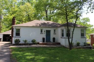Main picture of 320 Mayflower Dr