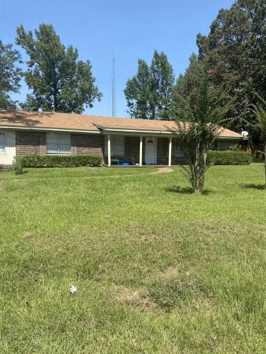 Main picture of 204 Lake St