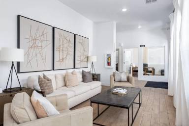 Main picture of Gladstone