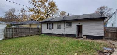 Main picture of 17324 Salem St