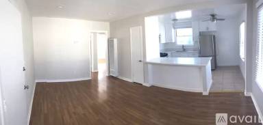 Main picture of 12647 Vanowen St