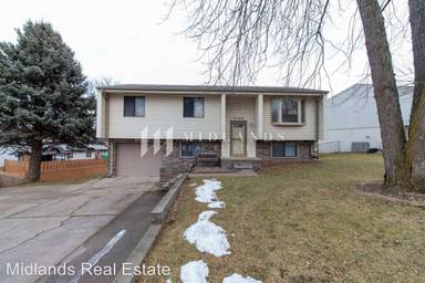 Main picture of 7703 S 76th Ave