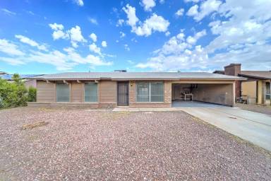 Main picture of 7816 W Flower St