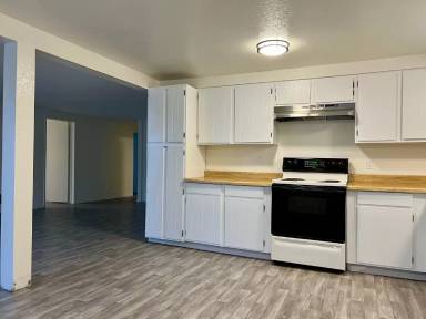 Main picture of 1585 E Badger Rd