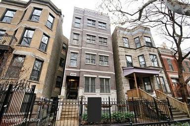 Main picture of 830 W Roscoe St