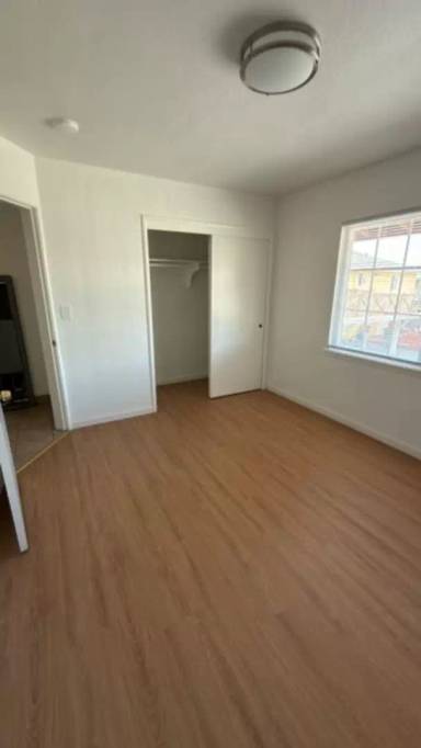 Main picture of 1771 Hester Ave