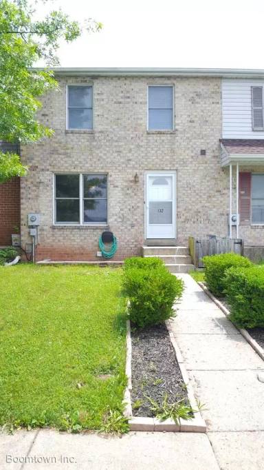 Main picture of 132 E Hammaker St