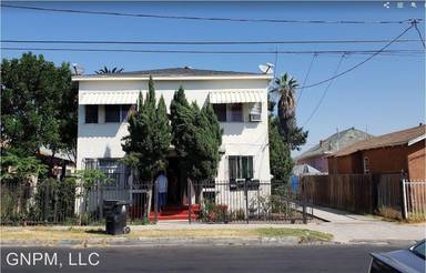Main picture of 1013 E 48th St